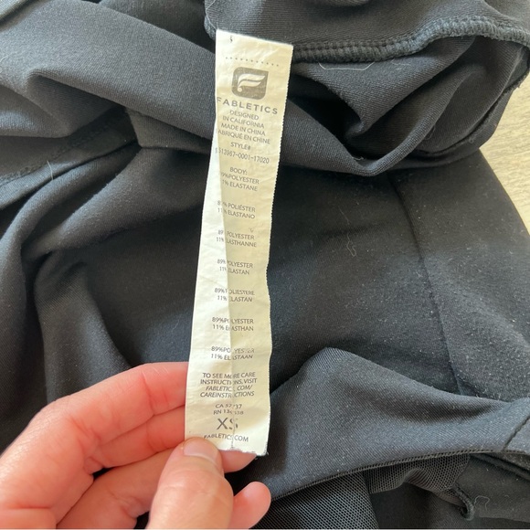 Fabletics Black Tank - Picture 4 of 4